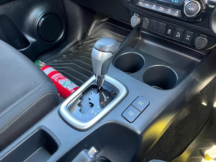 2020 Toyota Hilux SR5