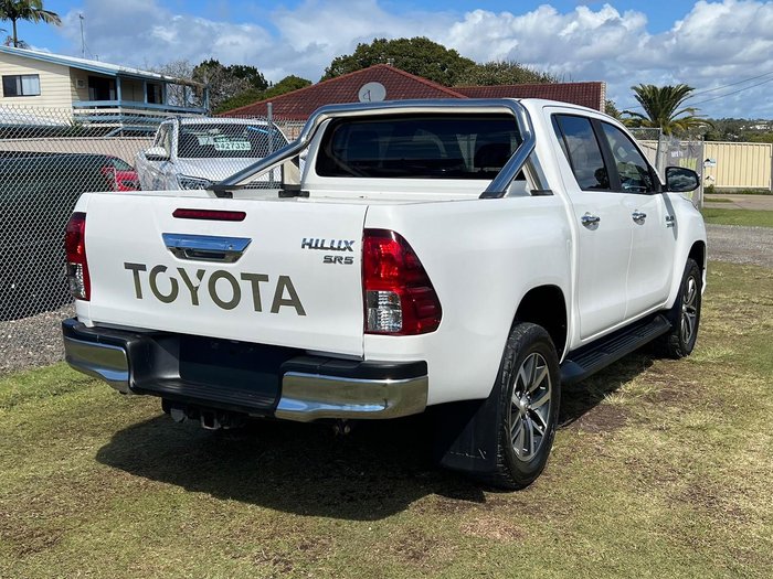 2020 Toyota Hilux SR5