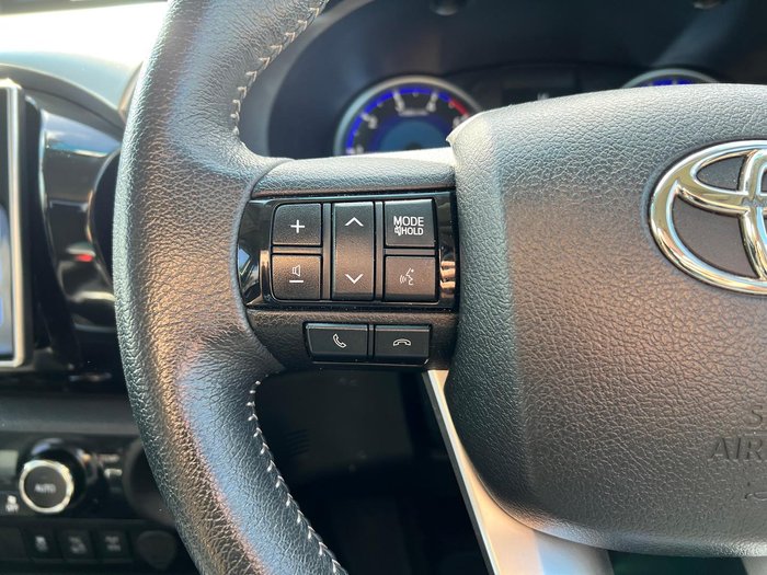 2020 Toyota Hilux SR5