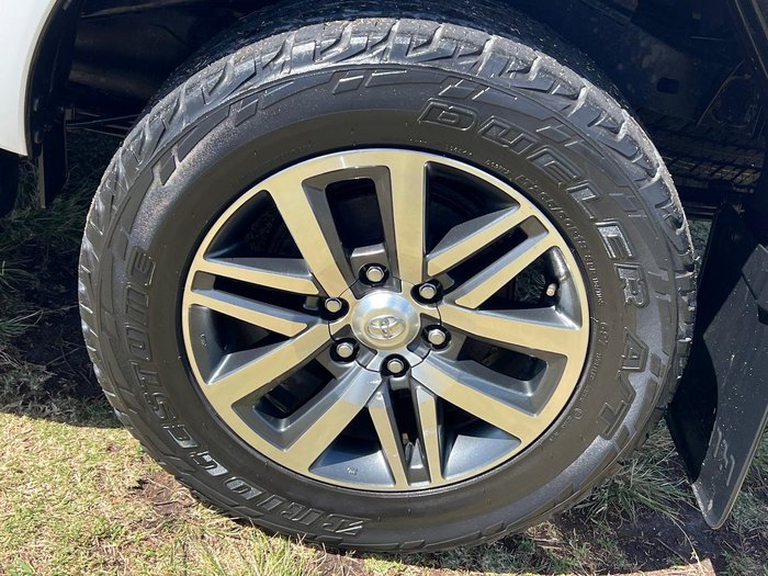 2020 Toyota Hilux SR5