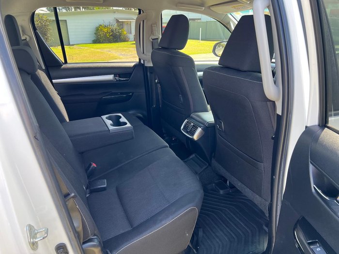 2020 Toyota Hilux SR5