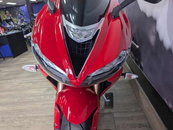 2012 Triumph DAYTONA 675 RED