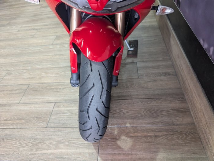 2012 Triumph DAYTONA 675 RED