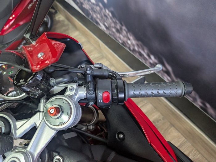 2012 Triumph DAYTONA 675 RED