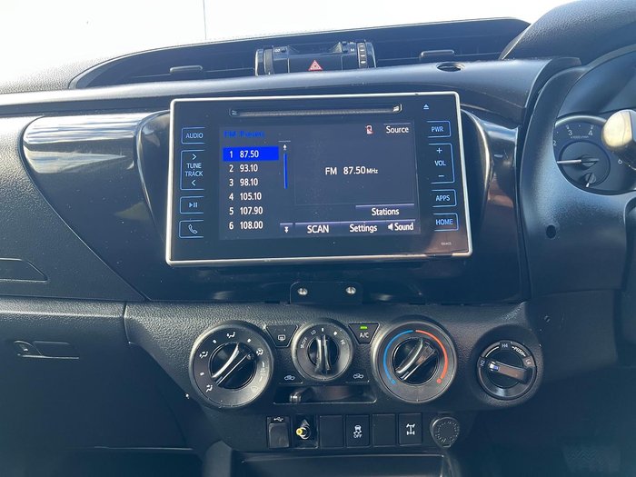 2019 Toyota Hilux SR