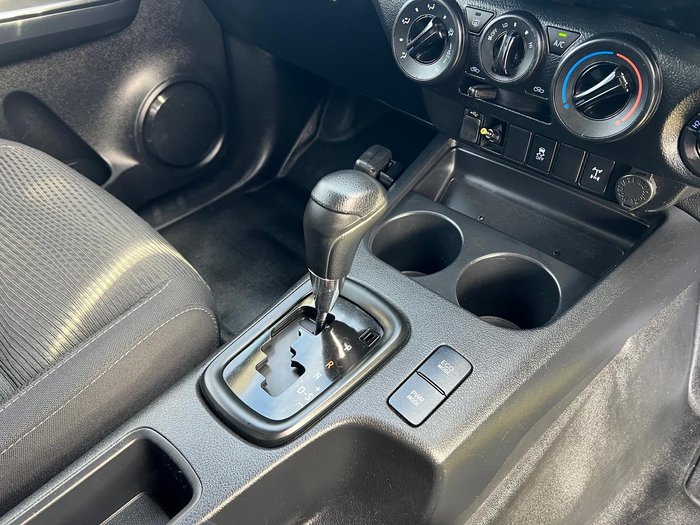 2019 Toyota Hilux SR