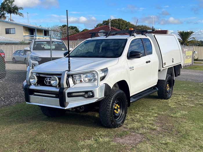 2019 Toyota Hilux SR
