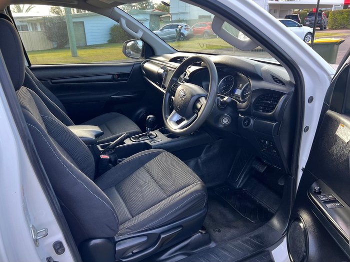 2019 Toyota Hilux SR