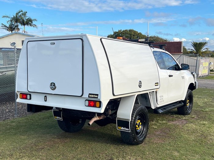 2019 Toyota Hilux SR