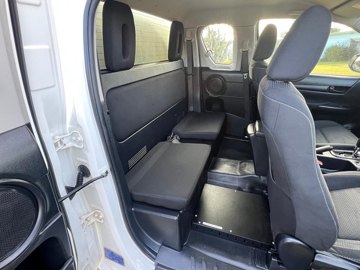 2019 Toyota Hilux SR