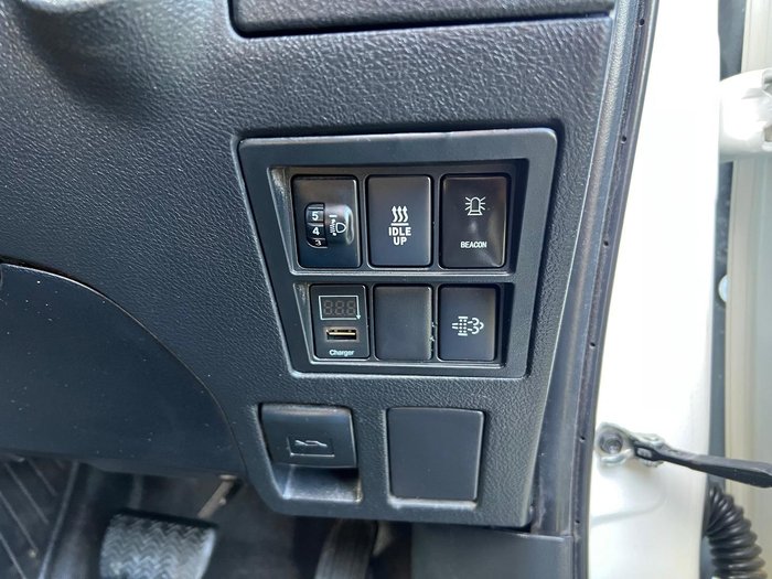 2019 Toyota Hilux SR