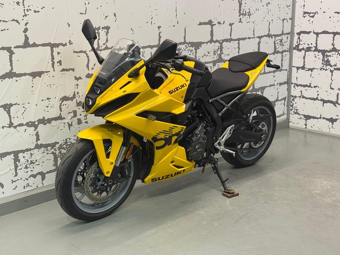 2025 Suzuki GSX-8R GSX-R Yellow