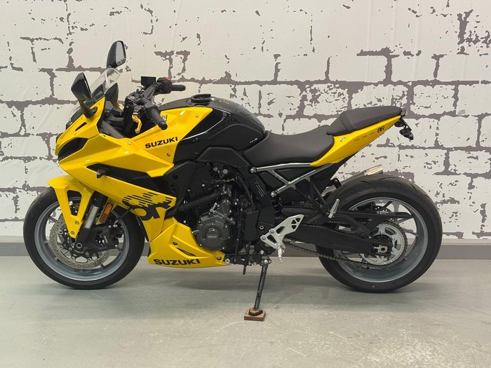 2025 Suzuki GSX-8R GSX-R Yellow