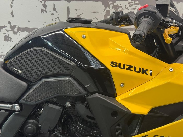2025 Suzuki GSX-8R GSX-R Yellow
