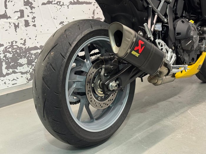 2025 Suzuki GSX-8R GSX-R Yellow