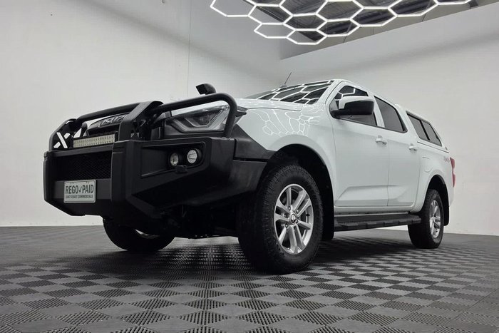 2022 Isuzu D-MAX LS-M