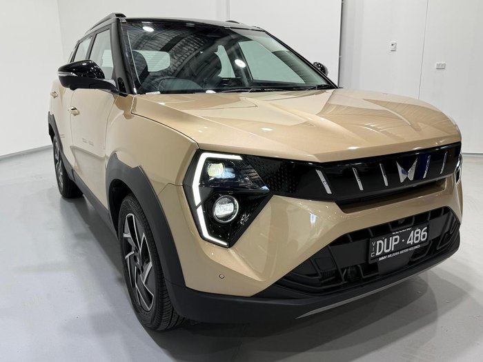 2025 Mahindra XUV3XO AX7L