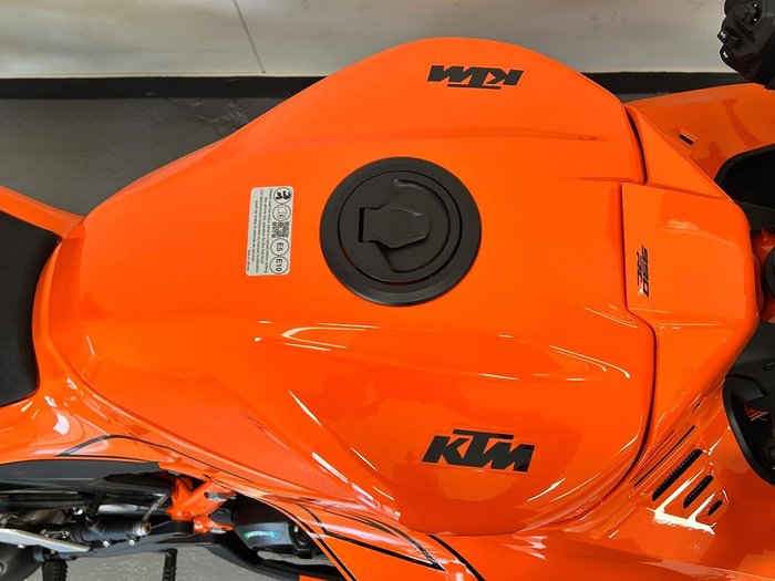 2026 KTM 990 RC R RC Orange