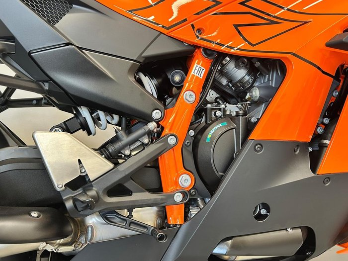 2026 KTM 990 RC R RC Orange