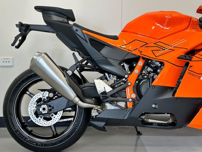 2026 KTM 990 RC R RC Orange