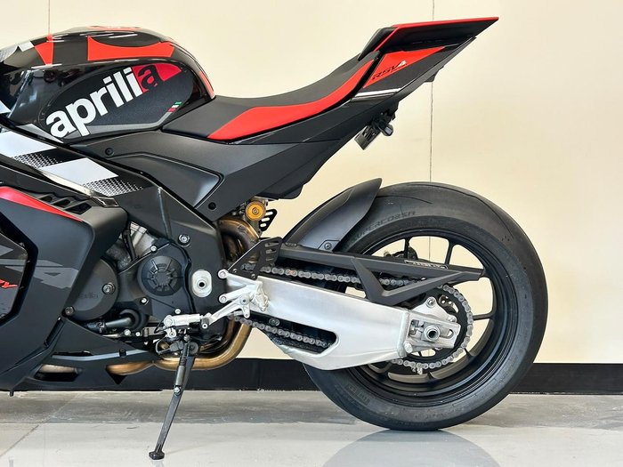2025 Aprilia RSV4 1100 Factory RSV4