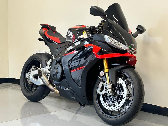 2025 Aprilia RSV4 1100 Factory RSV4