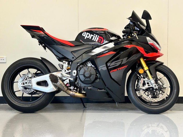 2025 Aprilia RSV4 1100 Factory RSV4