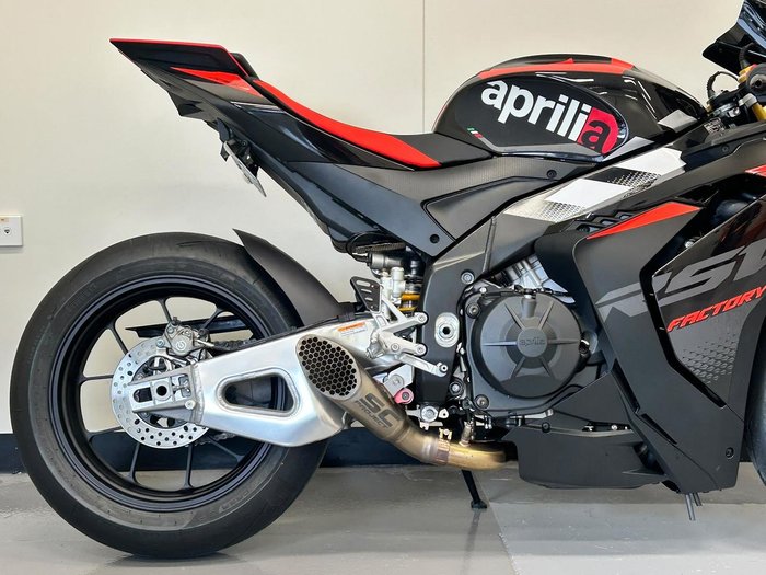 2025 Aprilia RSV4 1100 Factory RSV4