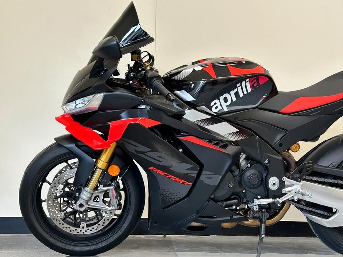 2025 Aprilia RSV4 1100 Factory RSV4