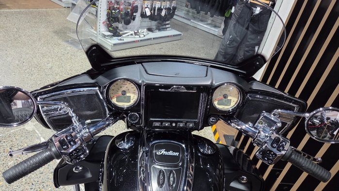 2023 Indian ROADMASTER LIMITED BLACK METALLIC