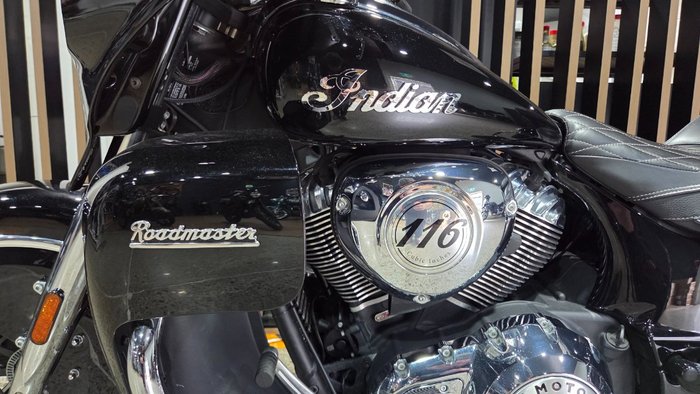 2023 Indian ROADMASTER LIMITED BLACK METALLIC