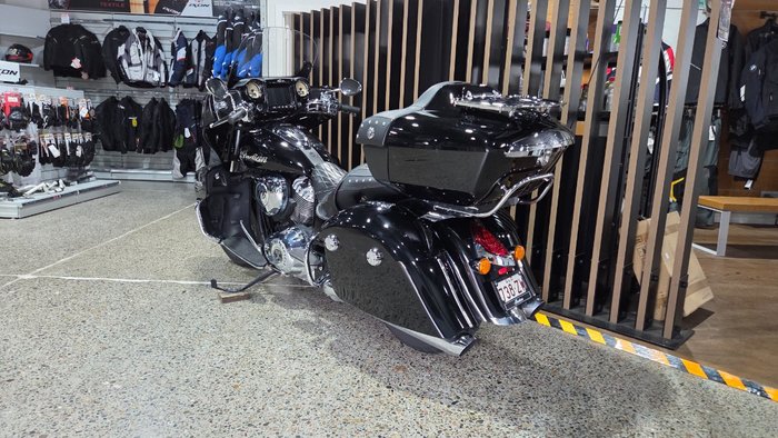 2023 Indian ROADMASTER LIMITED BLACK METALLIC