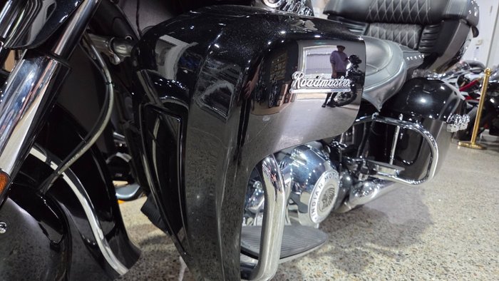 2023 Indian ROADMASTER LIMITED BLACK METALLIC