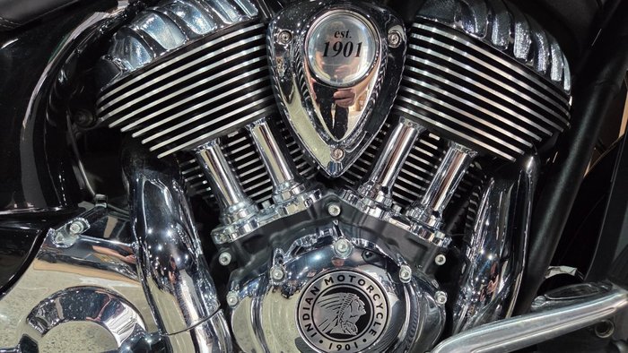 2023 Indian ROADMASTER LIMITED BLACK METALLIC