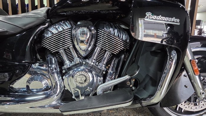 2023 Indian ROADMASTER LIMITED BLACK METALLIC