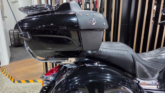 2023 Indian ROADMASTER LIMITED BLACK METALLIC
