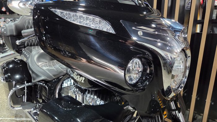 2023 Indian ROADMASTER LIMITED BLACK METALLIC
