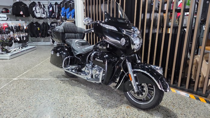 2023 Indian ROADMASTER LIMITED BLACK METALLIC