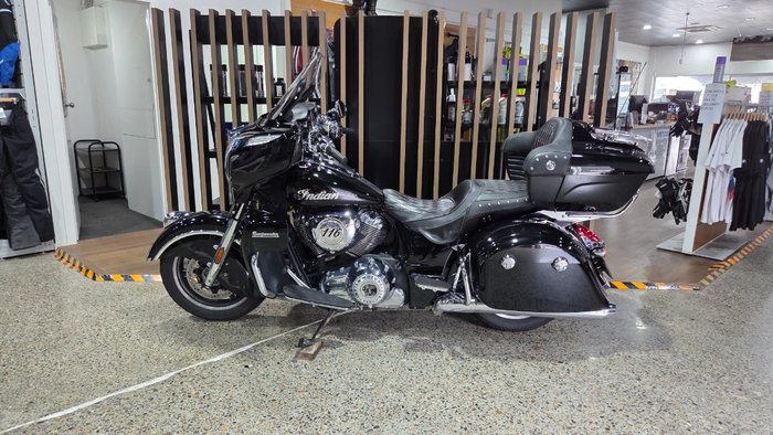 2023 Indian ROADMASTER LIMITED BLACK METALLIC