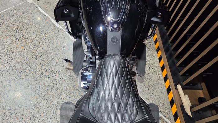 2023 Indian ROADMASTER LIMITED BLACK METALLIC