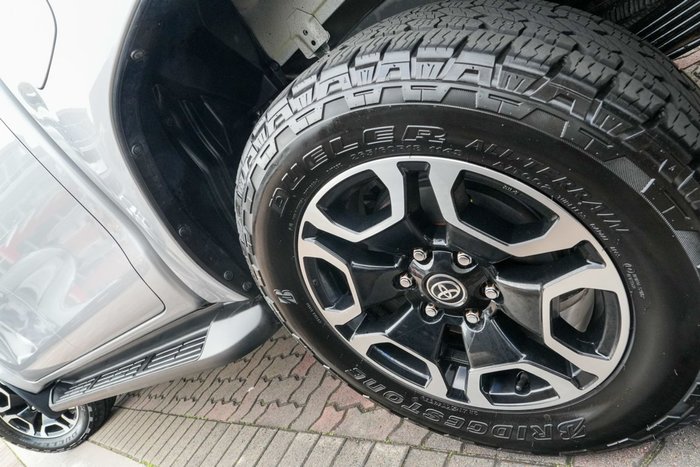 2022 Toyota Hilux SR5