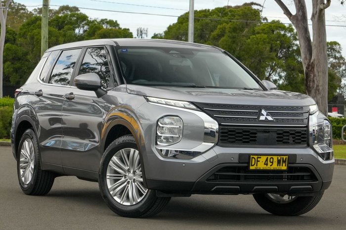 2022 Mitsubishi Outlander ES