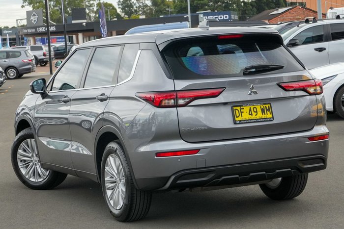 2022 Mitsubishi Outlander ES