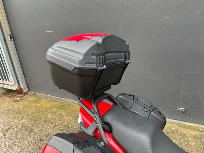 Triumph 2008 Triumph 1050CC Sprint ST RED