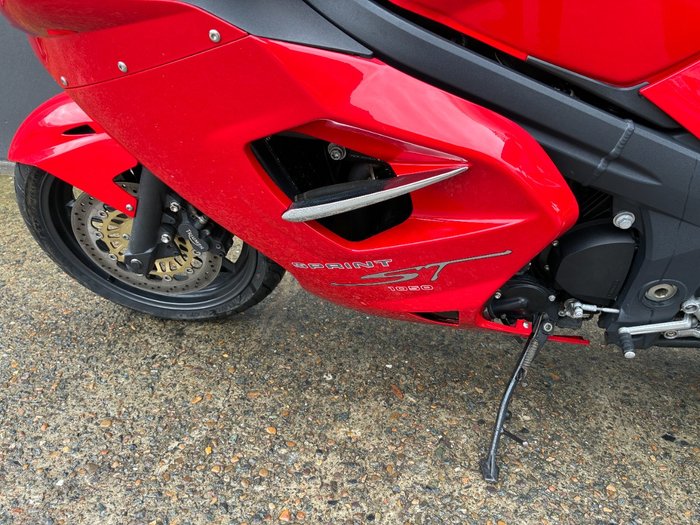 Triumph 2008 Triumph 1050CC Sprint ST RED