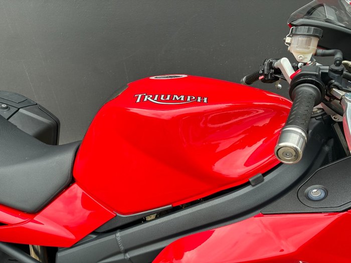 Triumph 2008 Triumph 1050CC Sprint ST RED