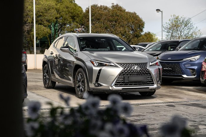 2025 Lexus UX 300h Luxury