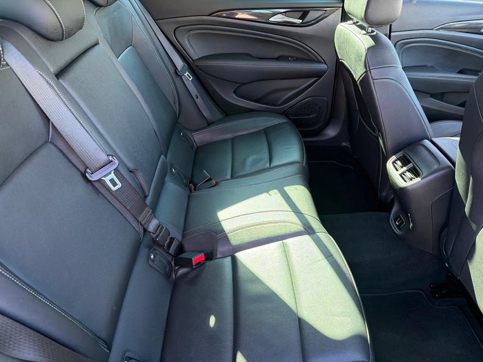 2018 Holden Calais