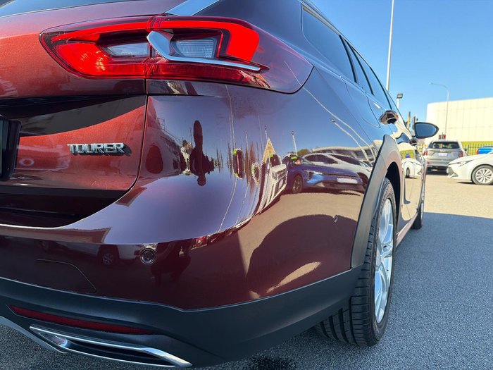 2018 Holden Calais