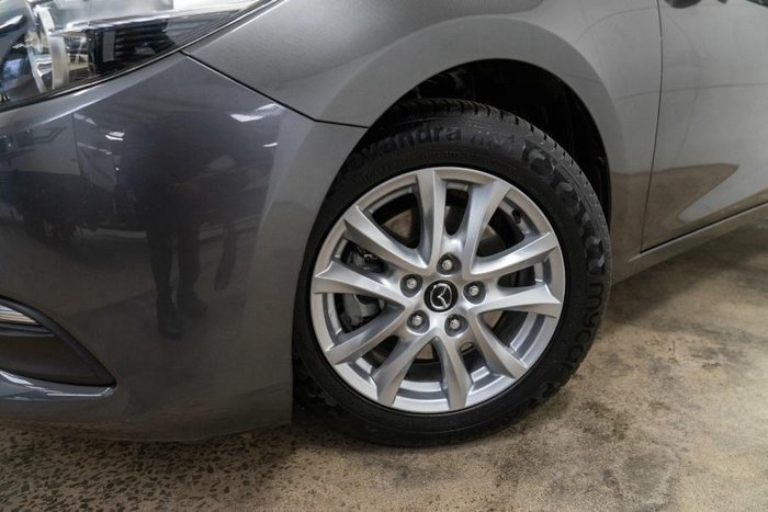 2018 Mazda 3 Neo Sport